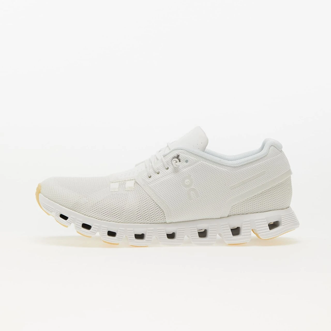 ON RUNNING CLOUD 5 UNDYED Chaussures De Running