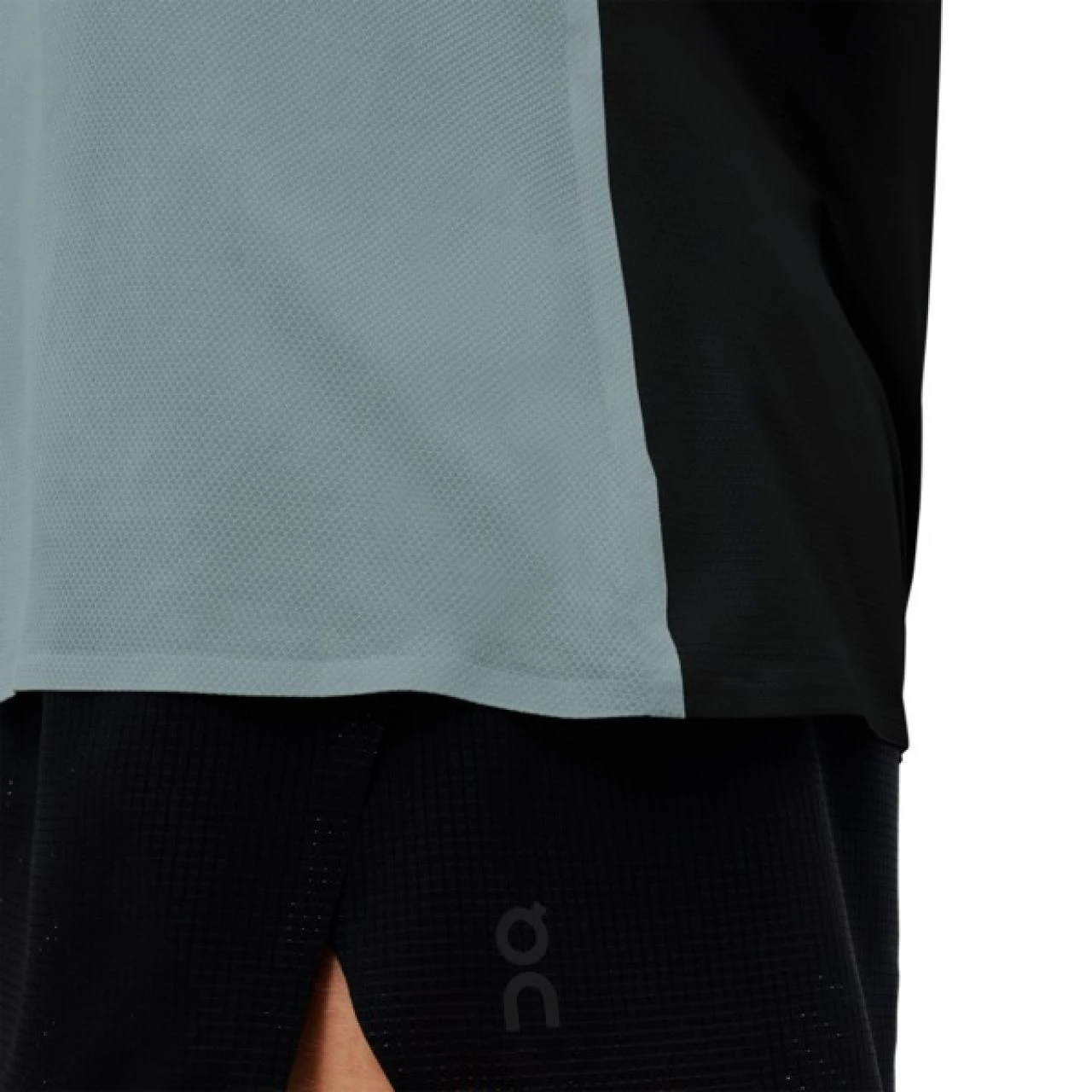 ON RUNNING PERFORMANCE T W SEA BLACK Tee Shirt Running – Image 3